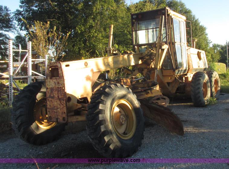 image for item J2396 Galion A550 motor grader