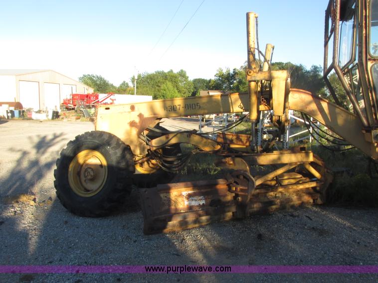 image for item J2396 Galion A550 motor grader