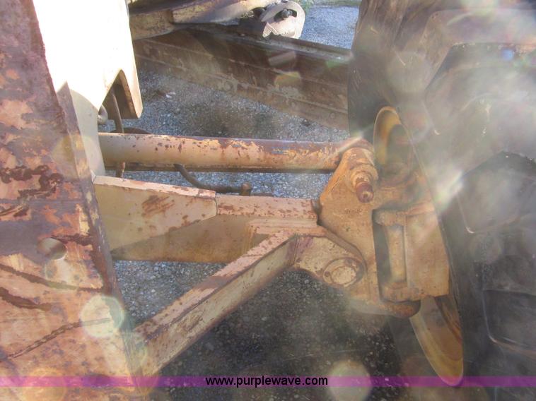 image for item J2396 Galion A550 motor grader