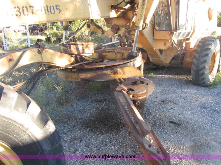 image for item J2396 Galion A550 motor grader