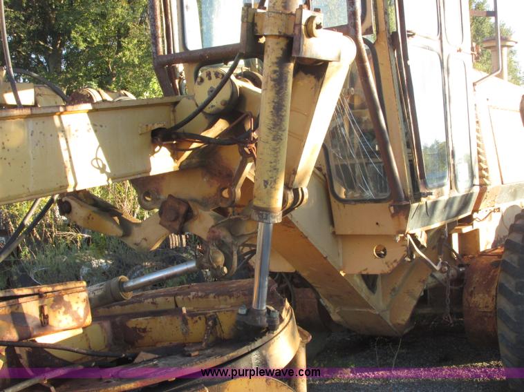 image for item J2396 Galion A550 motor grader