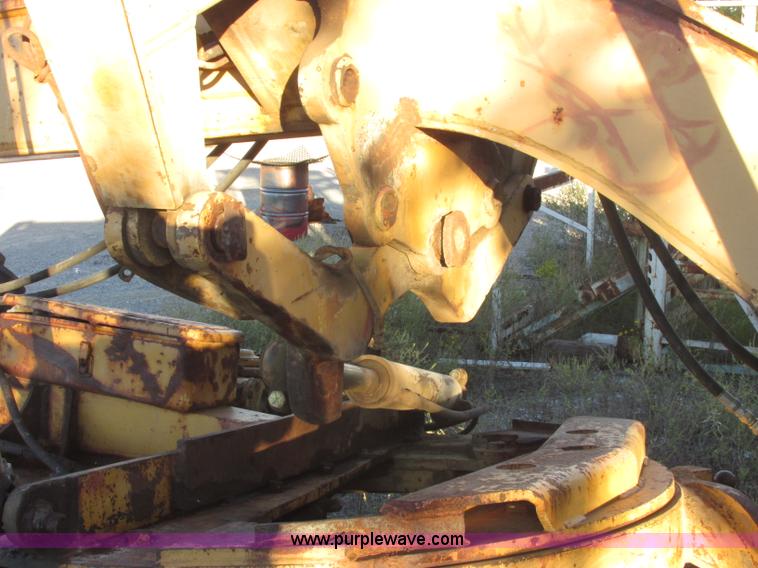 image for item J2396 Galion A550 motor grader