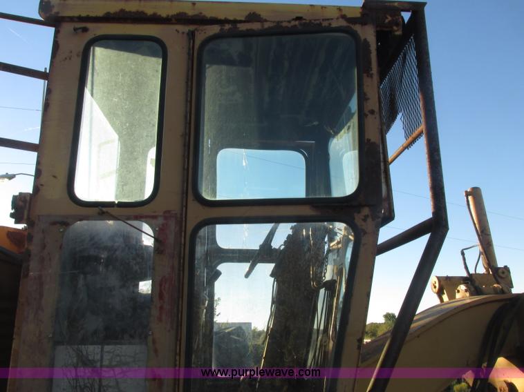 image for item J2396 Galion A550 motor grader