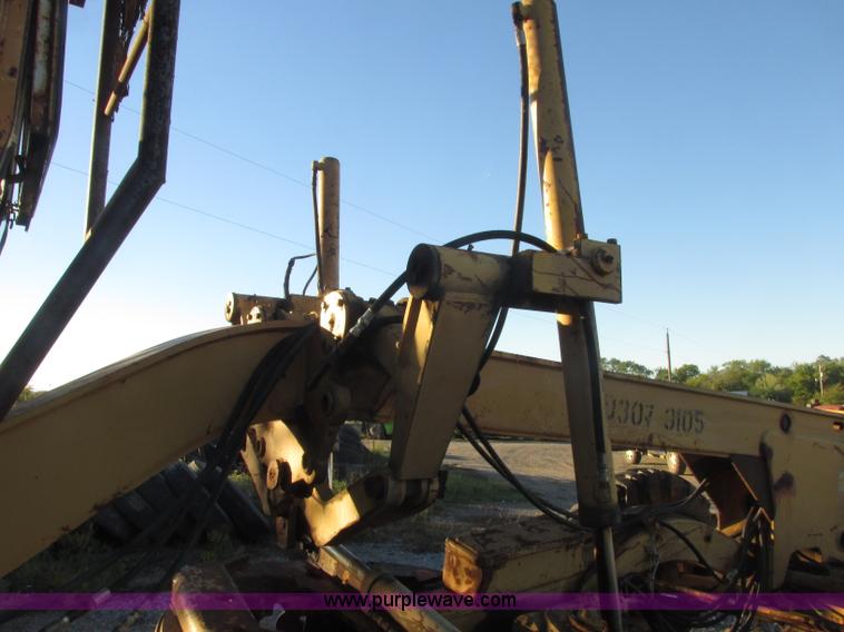 image for item J2396 Galion A550 motor grader