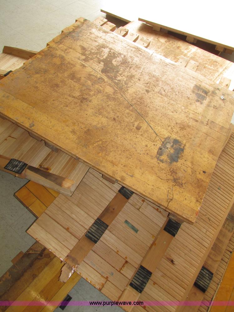 image for item AE9257 (25) gym floor sections