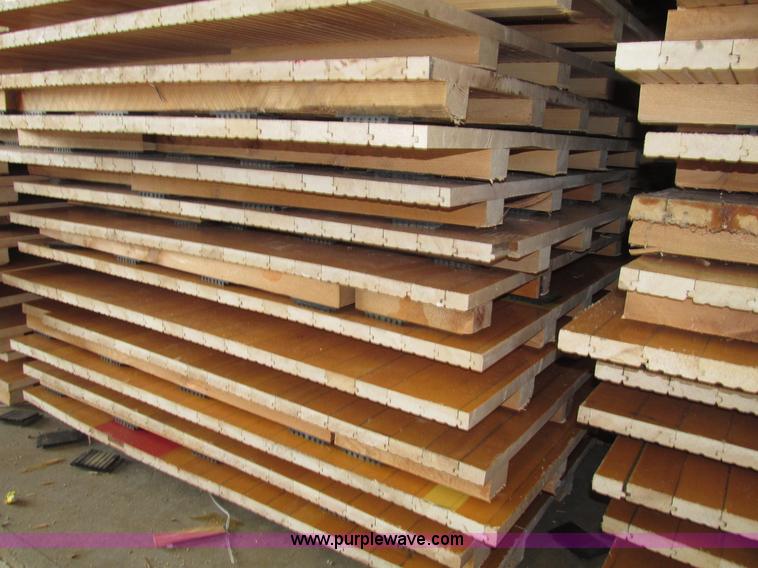 image for item AE9259 (30) gym floor sections