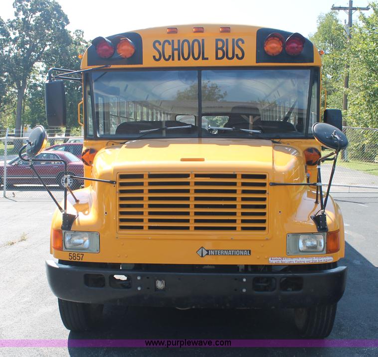 image for item AJ9317 1997 International 3800 school bus