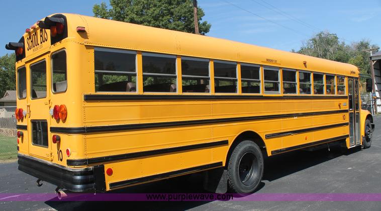 image for item AJ9317 1997 International 3800 school bus