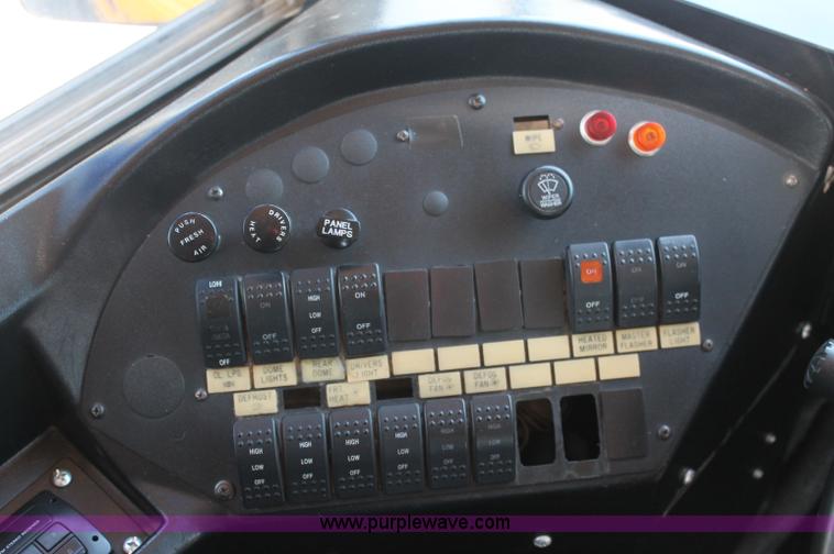 image for item AJ9317 1997 International 3800 school bus