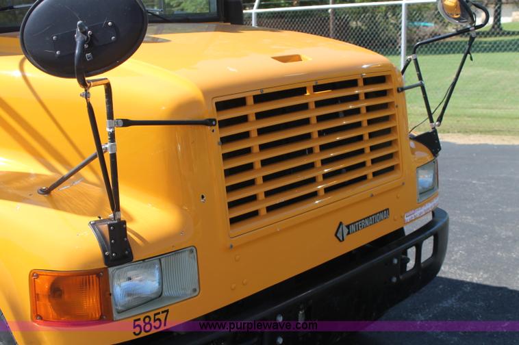 image for item AJ9317 1997 International 3800 school bus