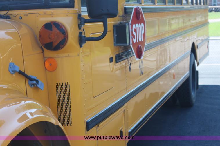 image for item AJ9317 1997 International 3800 school bus