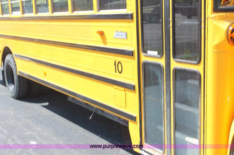 image for item AJ9317 1997 International 3800 school bus