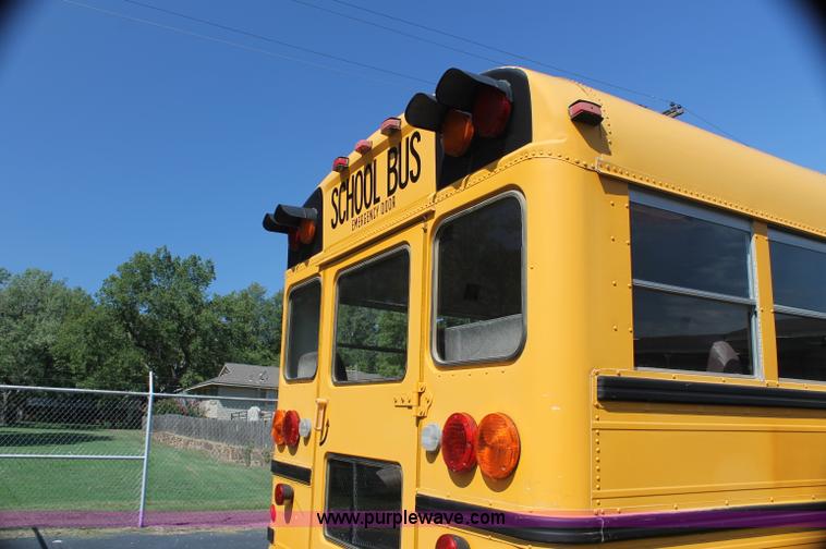 image for item AJ9317 1997 International 3800 school bus