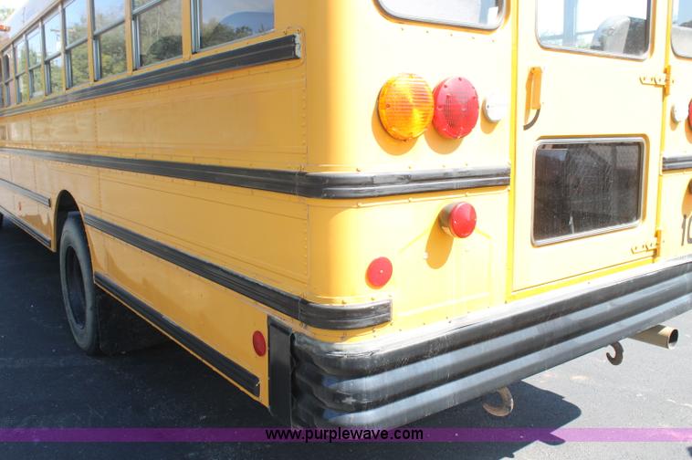 image for item AJ9317 1997 International 3800 school bus