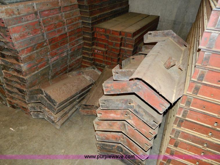 image for item AL9771 Steel concrete forms