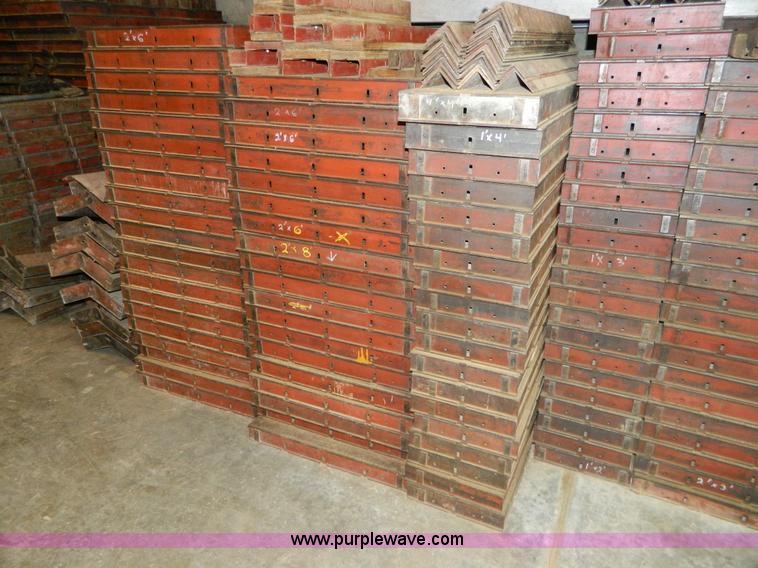 image for item AL9771 Steel concrete forms