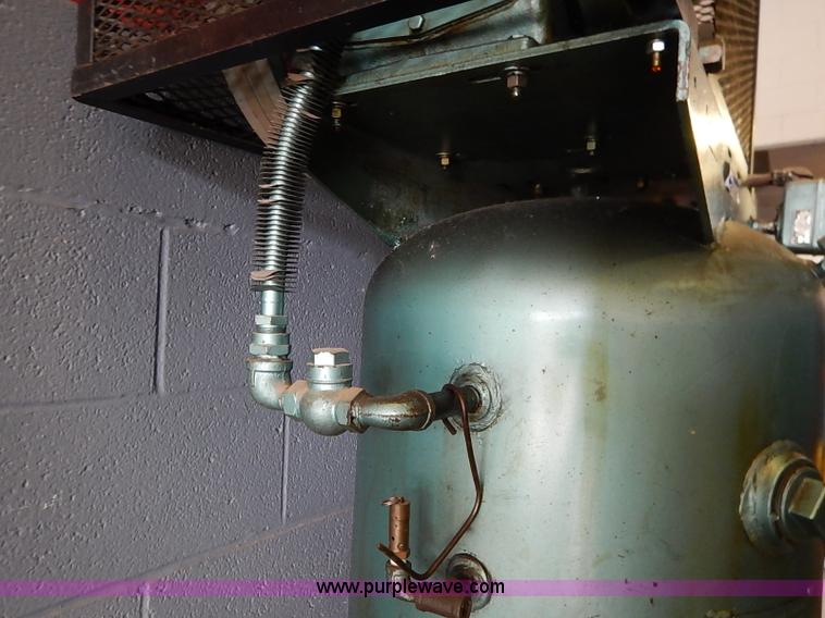 image for item AV9217 1965 Challenger V760 air compressor