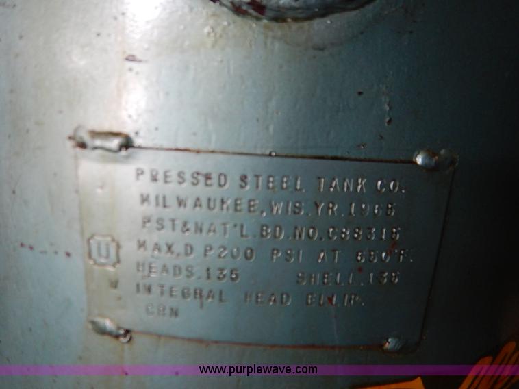 image for item AV9217 1965 Challenger V760 air compressor