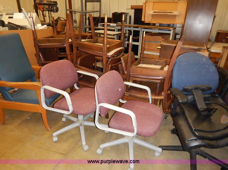 image for item AY9104 Approximately 17 office chairs