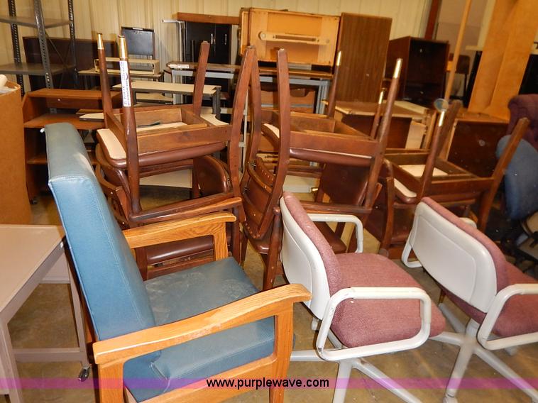 image for item AY9104 Approximately 17 office chairs