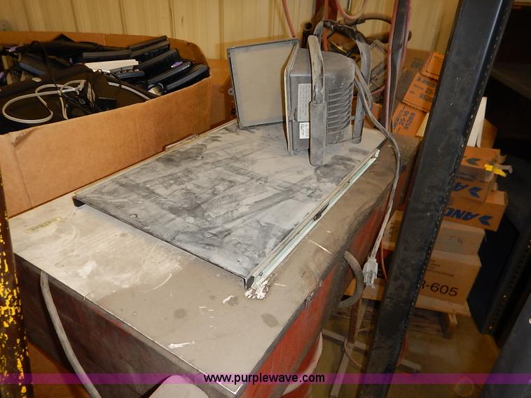 image for item AY9109 Assorted shop equipment