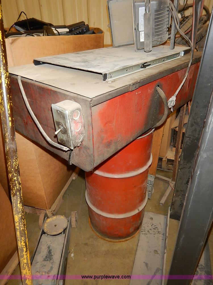 image for item AY9109 Assorted shop equipment