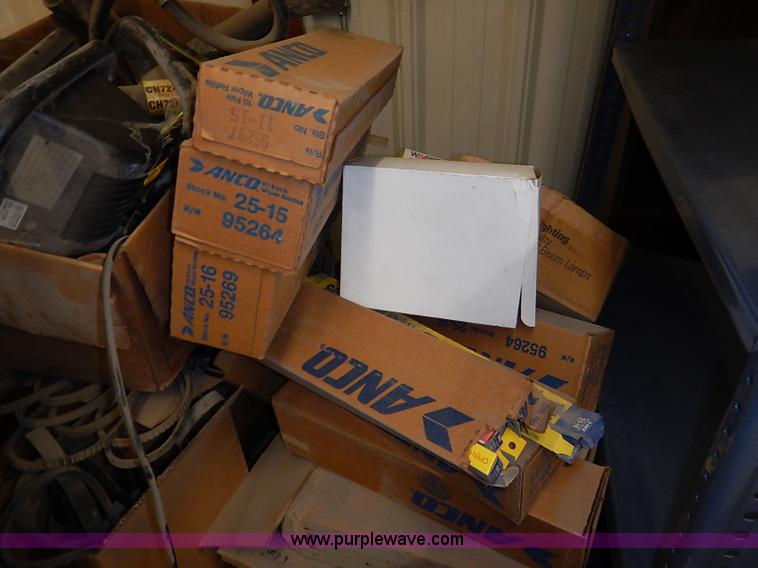 image for item AY9109 Assorted shop equipment