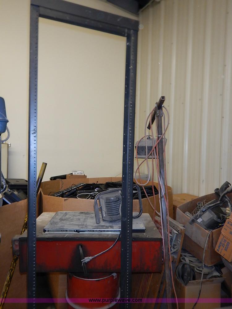 image for item AY9109 Assorted shop equipment