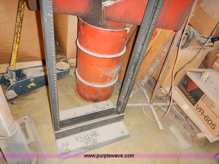 image for item AY9109 Assorted shop equipment