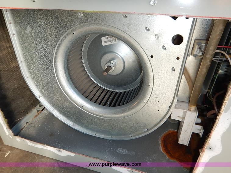 Trane XV90 central air unit in Holton, KS | Item AY9136 sold | Purple Wave