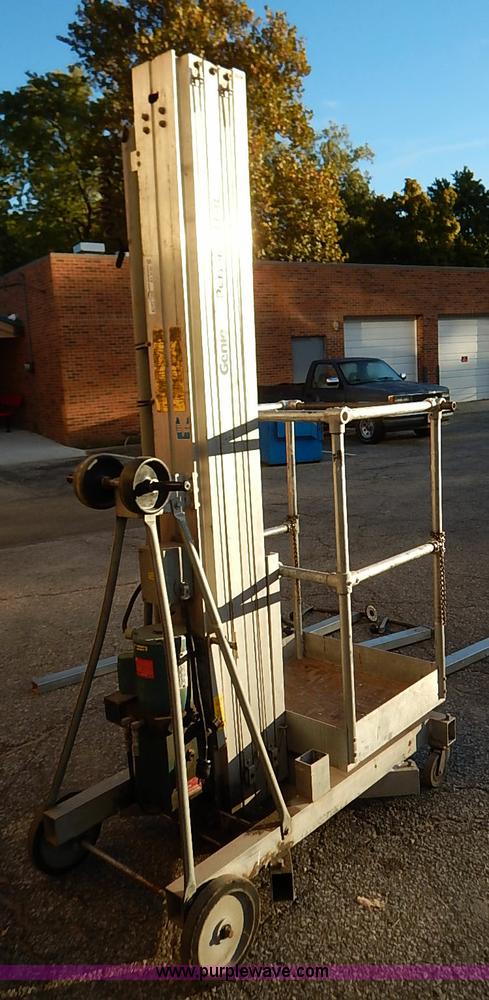 image for item AY9145 Genie vertical lift