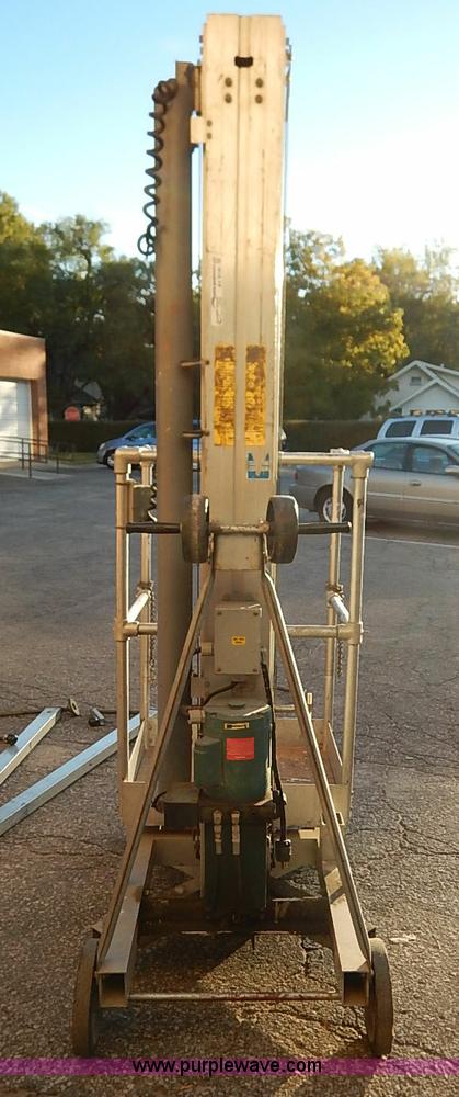 image for item AY9145 Genie vertical lift