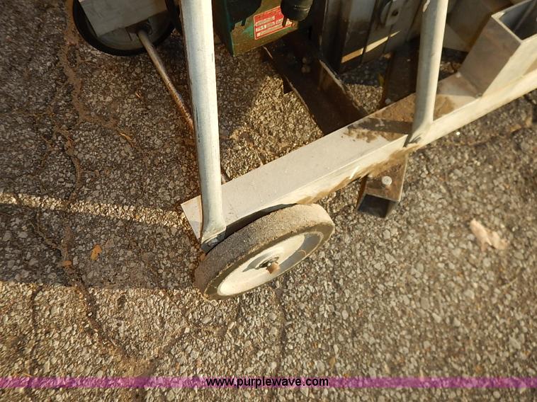 image for item AY9145 Genie vertical lift