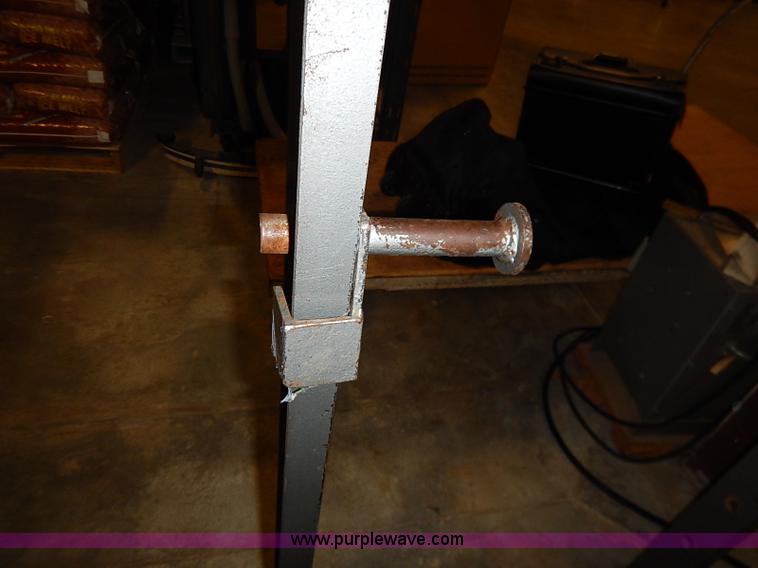 image for item AY9147 (4) pieces of weight equipment