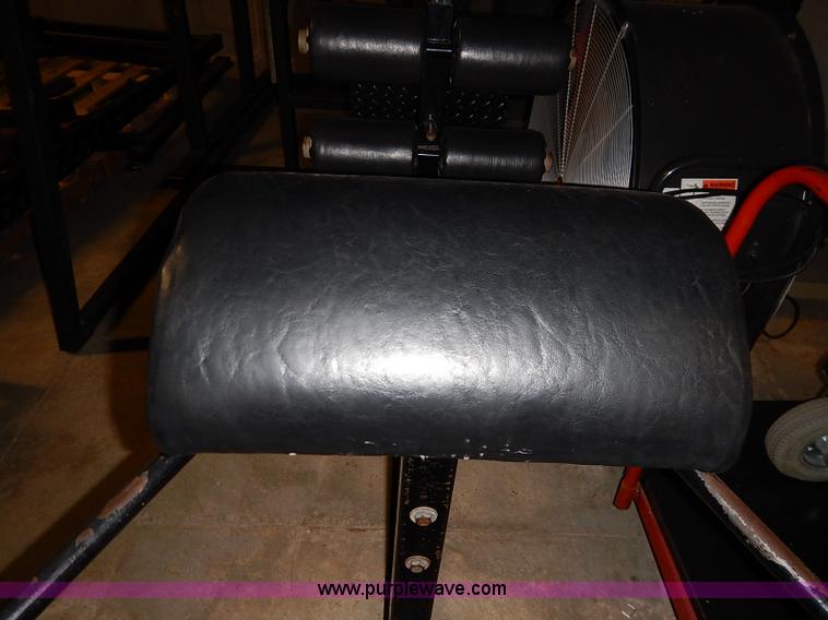 image for item AY9147 (4) pieces of weight equipment