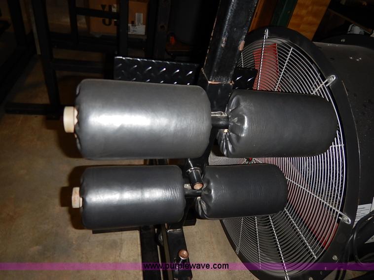 image for item AY9147 (4) pieces of weight equipment