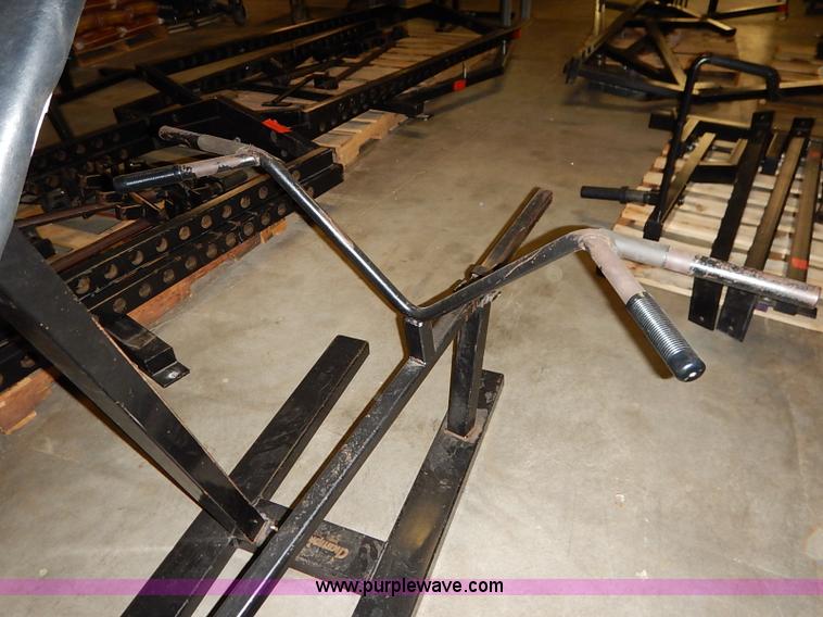 image for item AY9147 (4) pieces of weight equipment