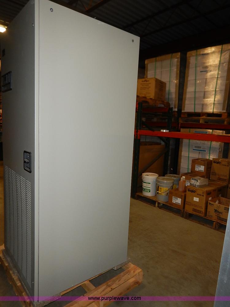 image for item AY9154 2006 Liebert AC and condenser units