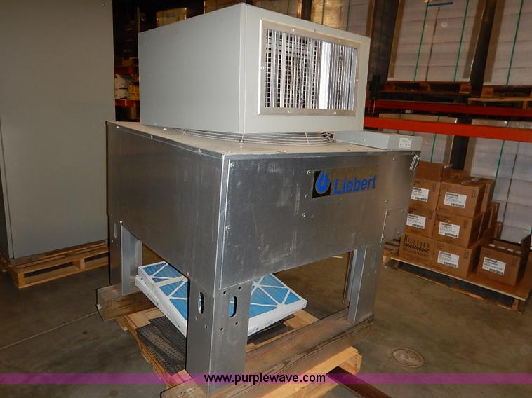 image for item AY9154 2006 Liebert AC and condenser units