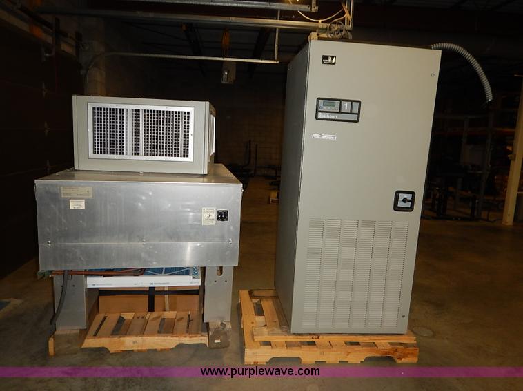 image for item AY9155 2007 Liebert AC and condenser units