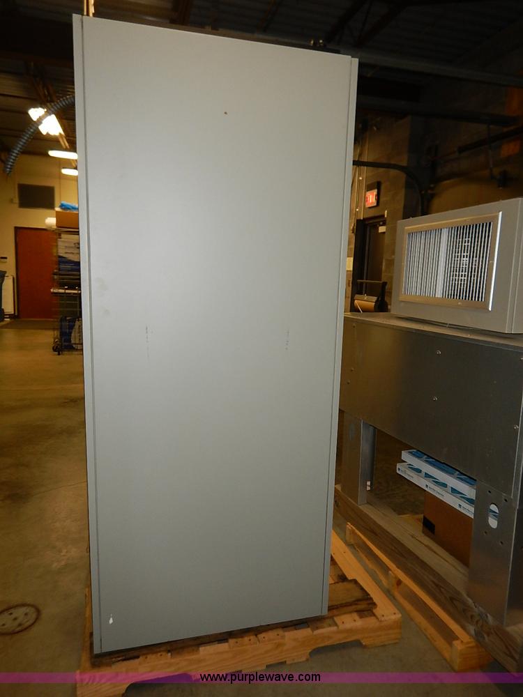 image for item AY9155 2007 Liebert AC and condenser units