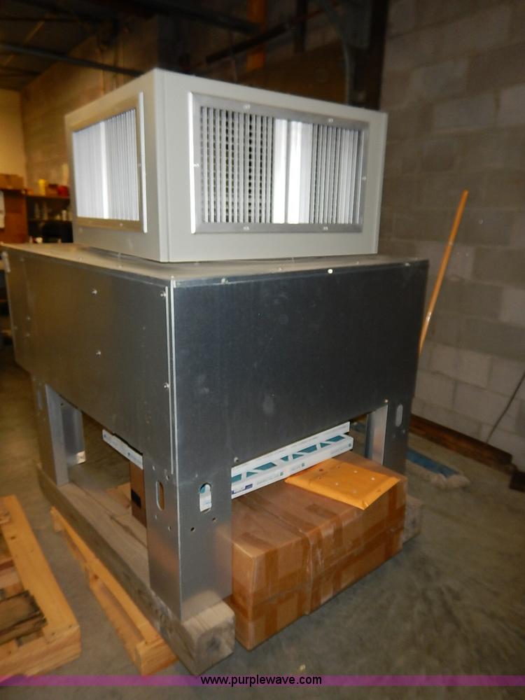 image for item AY9155 2007 Liebert AC and condenser units