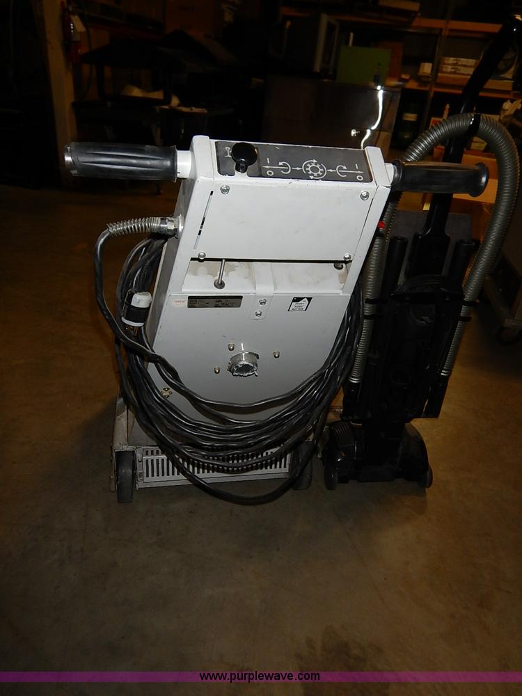 image for item AY9157 (2) vacuums