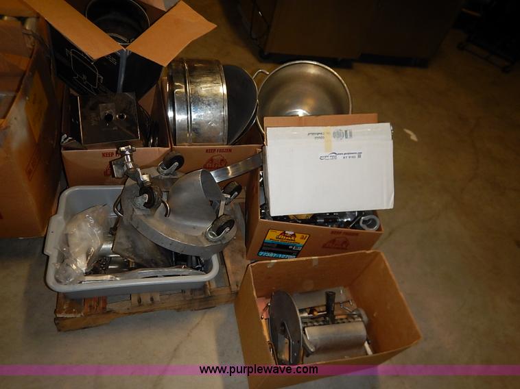 image for item AY9163 Assorted restaurant equipment