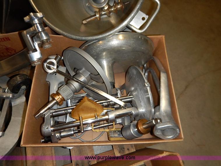 image for item AY9163 Assorted restaurant equipment