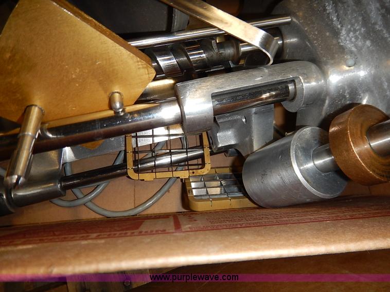 image for item AY9163 Assorted restaurant equipment