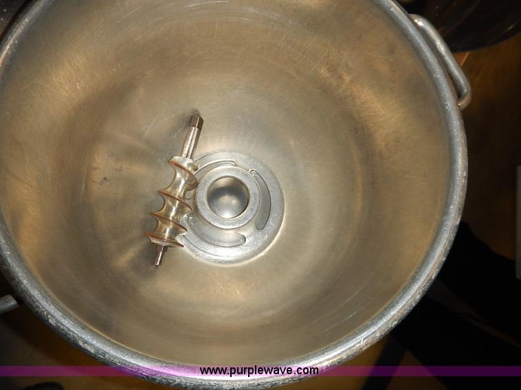 image for item AY9163 Assorted restaurant equipment