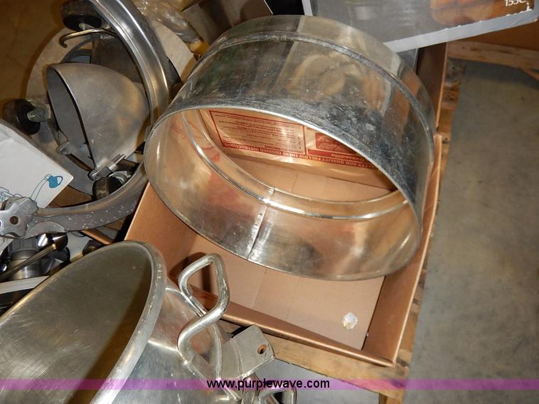 image for item AY9163 Assorted restaurant equipment