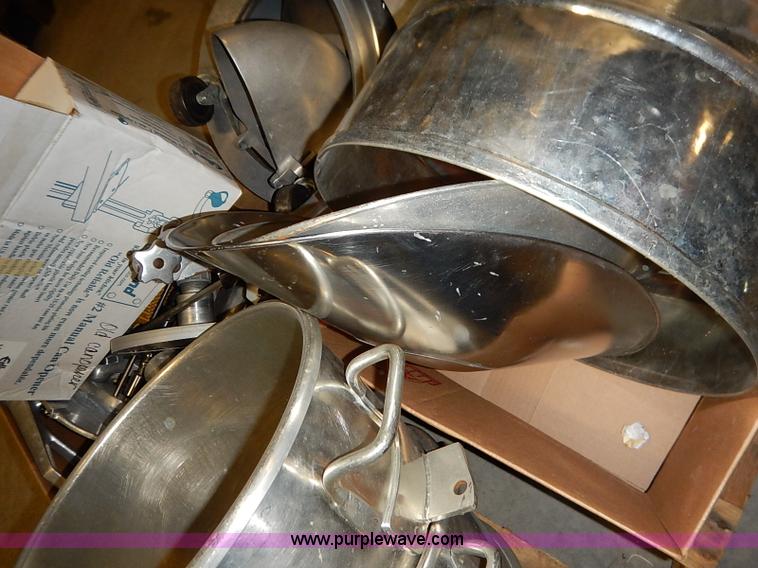 image for item AY9163 Assorted restaurant equipment