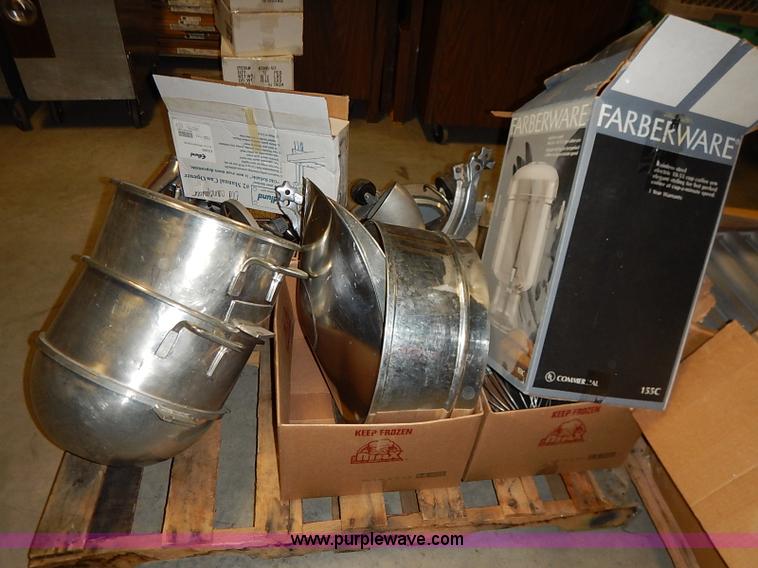 image for item AY9163 Assorted restaurant equipment